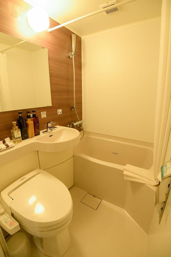 Via Inn Shin Osaka West Exterior foto